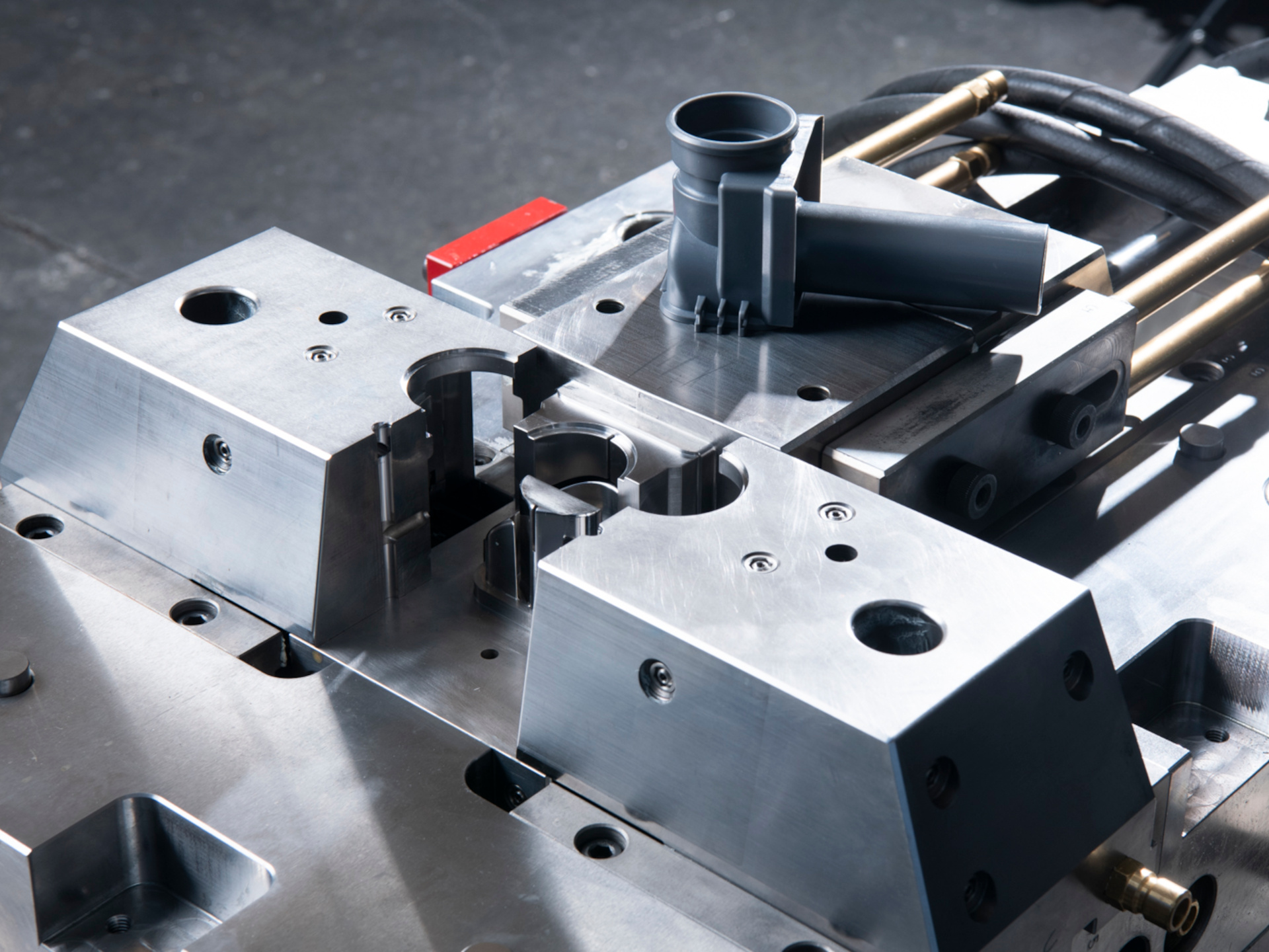 OMCS Plast: Injection Moulds and Injection Moulding